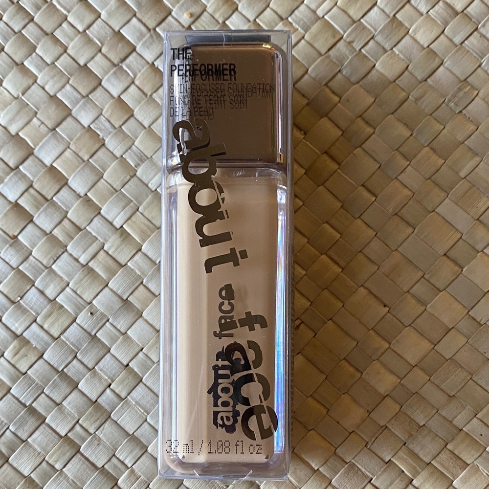 About Face The Performer Foundation Shade L2 Olive